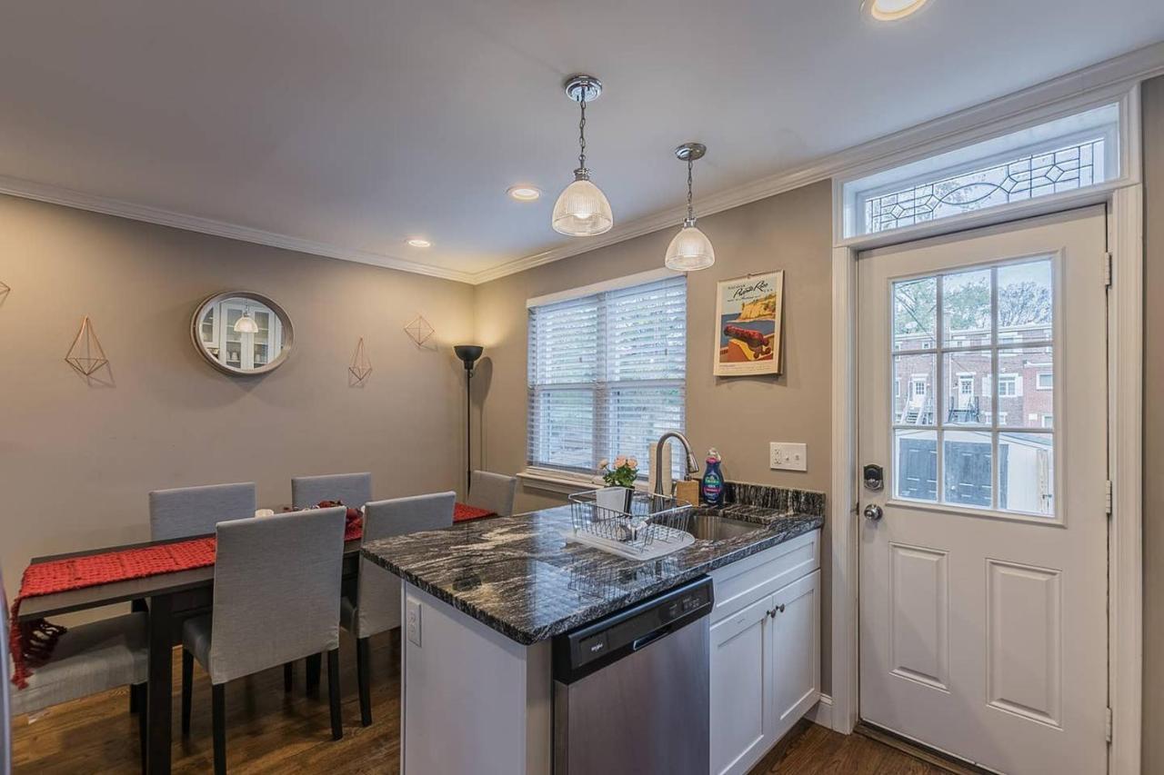 Beautiful 3Br 2Ba House With Cozy Backyard By Cozysuites Alexandria Exterior photo